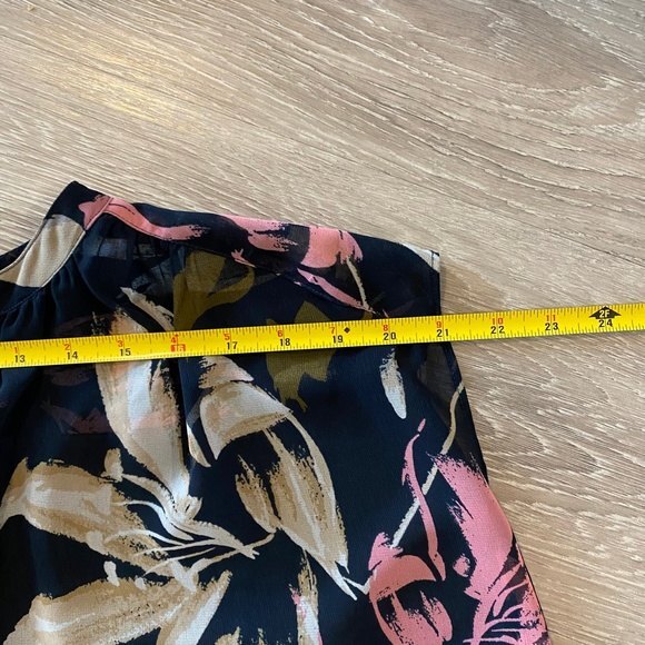 H by Halston Floral Sheer Sleeveless Top. Blue Multi. S/P. Workwear. Sheer - Picture 6 of 7